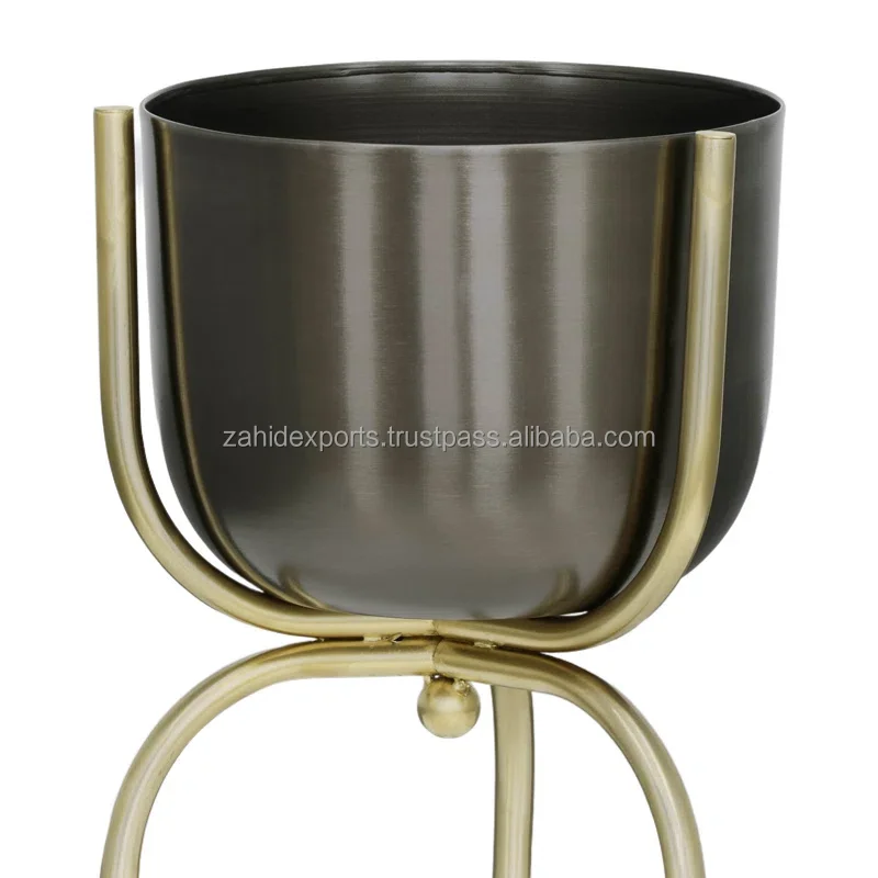Customized Handcrafted Metal Planter Home and Garden Decorative Flower Pots and Planters at Wholesale Prices