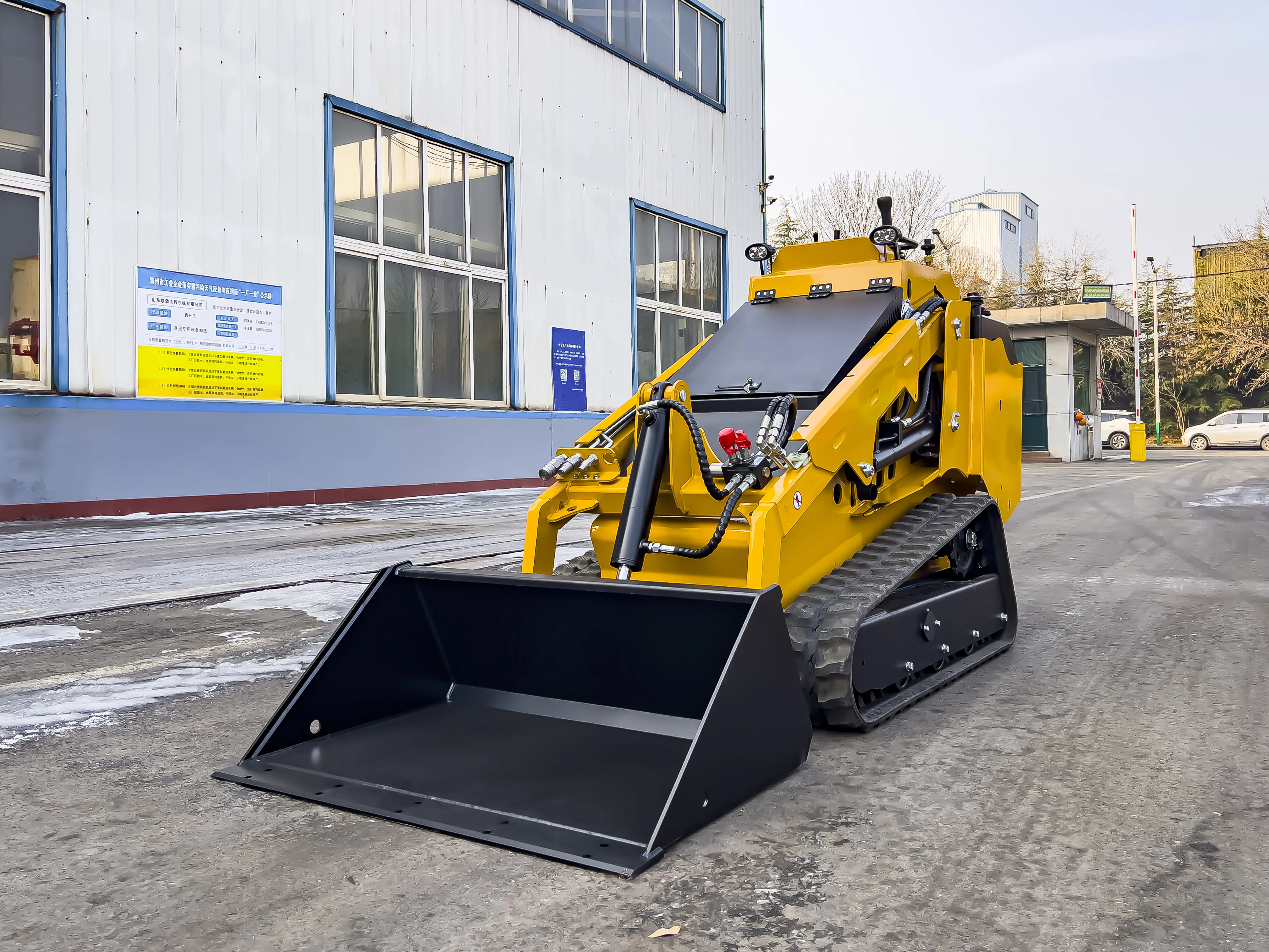 mammut  Tracked Mini Skid Steer Loader Skid Steer With Skid Steer Bucket/Hammer Breaker