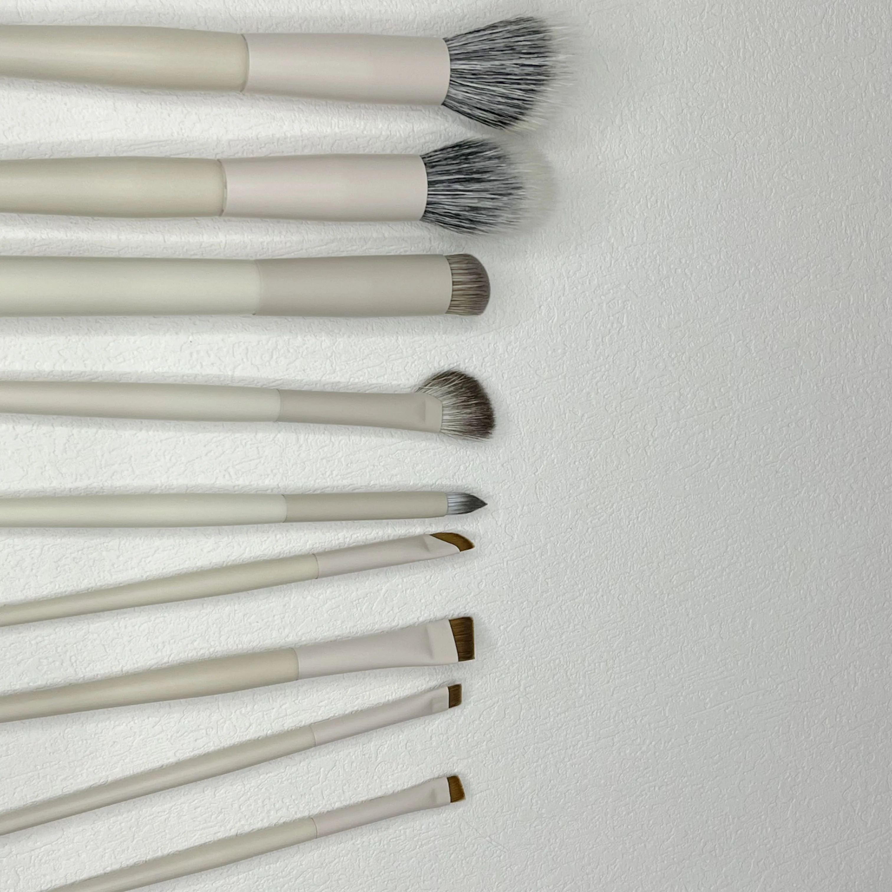 High Quality White Porcelain Cosmetic Brush Set Custom logo