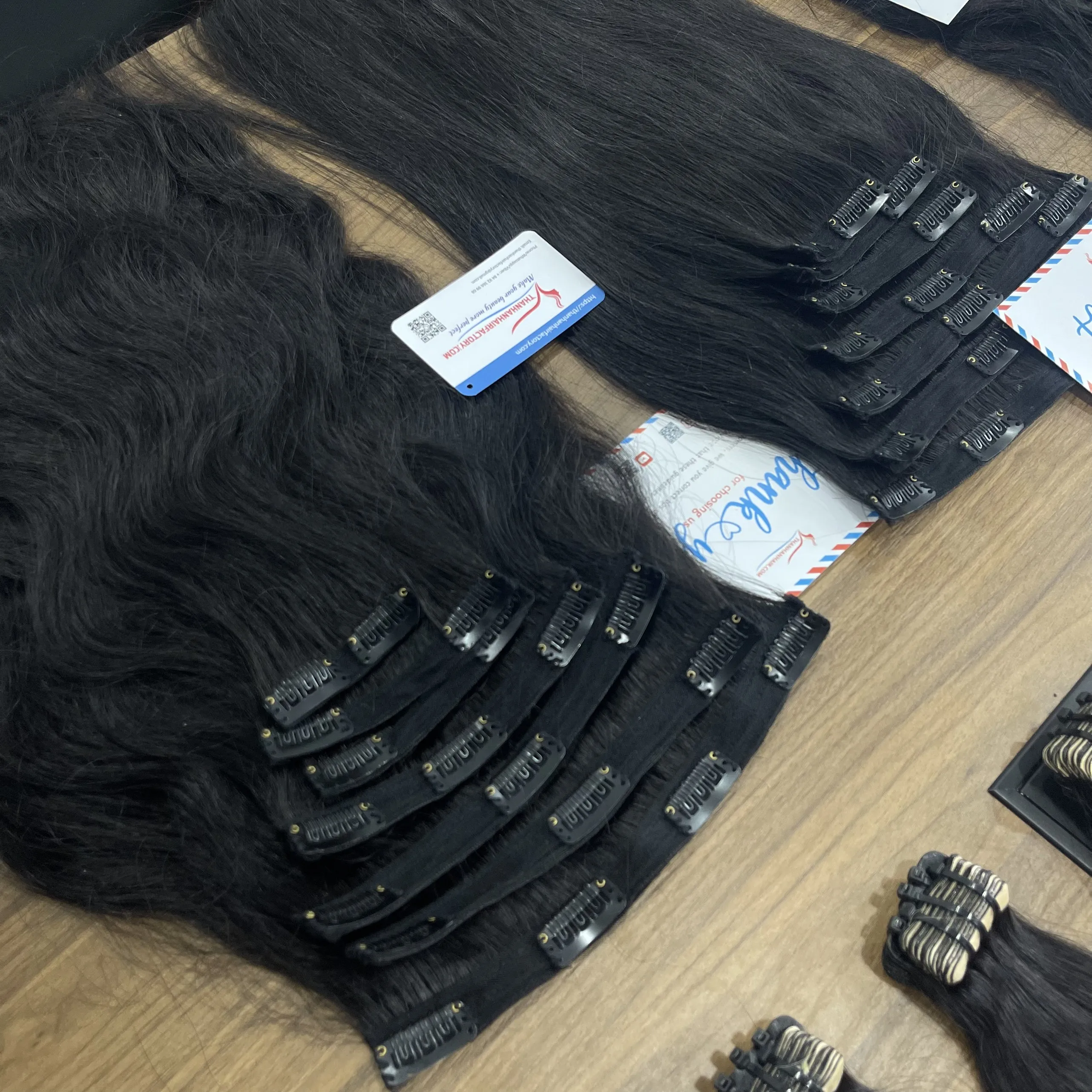Hot Selling Human Hair Wholesale Super Double Drawn Natural Straight Wavy Clip in Hair Extensions Raw Vietnamese Hair