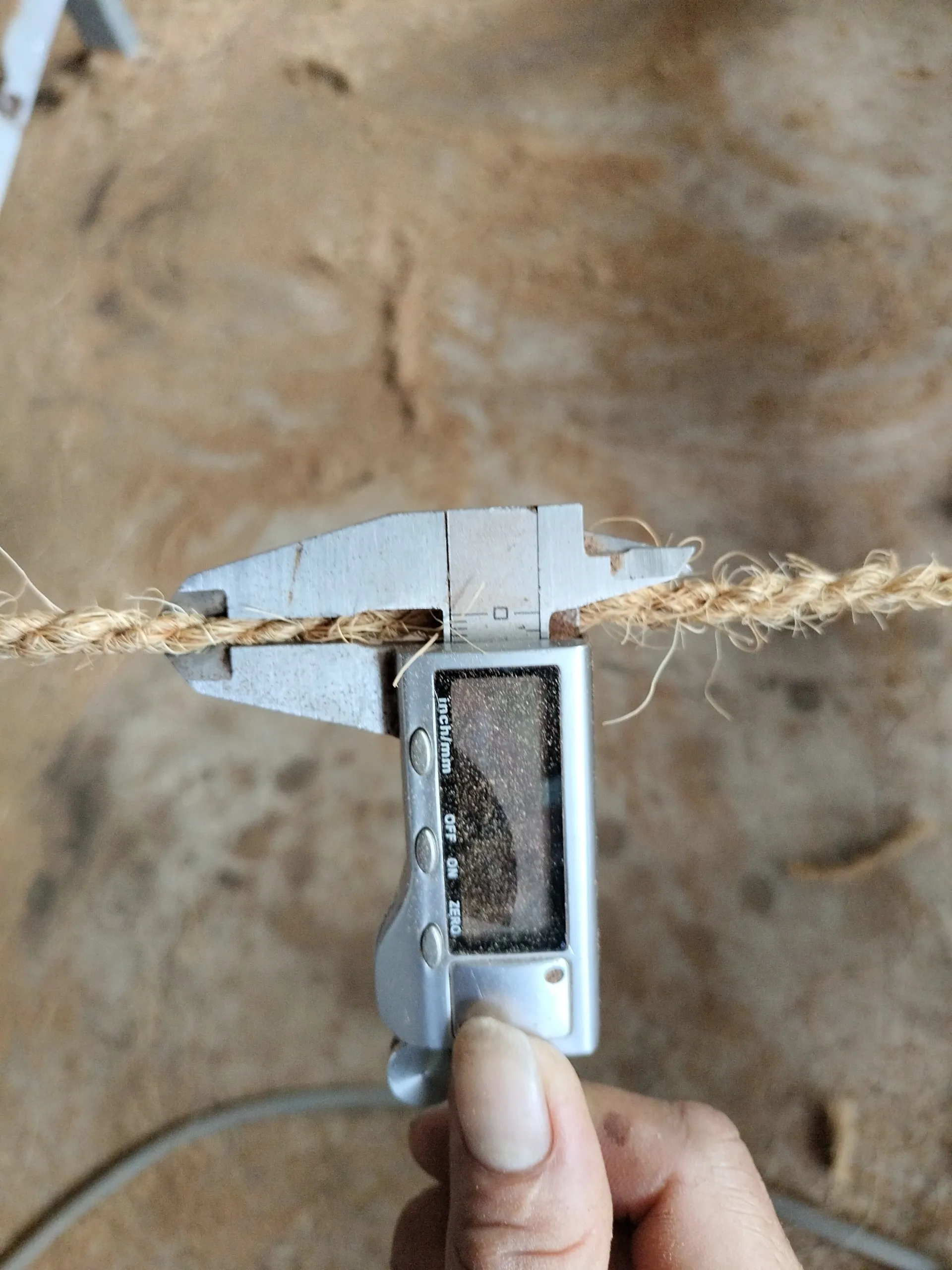 Hot Sales 2024 ECO Friendly export Coconut Coco coir rope 4-6mm 100% natural with customized thickness from Vietnam factory