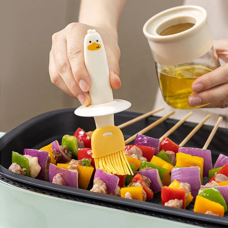 Silicone Creative Design Barbecue Brush Multi Functional Food Grade Kitchen Silicone Brush Lovely Oil Bottle Brush