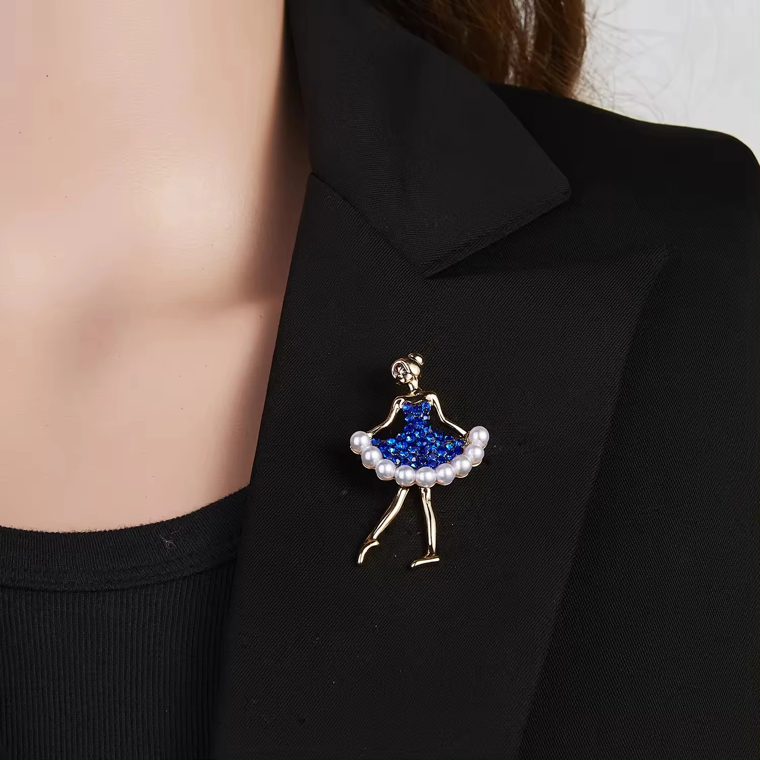 Hot Sale Pin Brooch Women Rhinestone Dancing Lapel Pin with Gold brooch