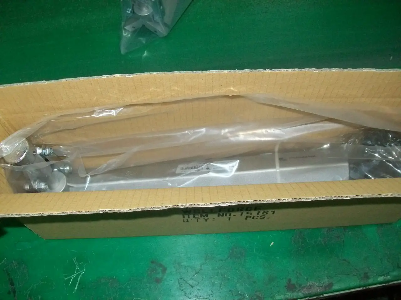 Corner bead Clincher with Rubber Mallet