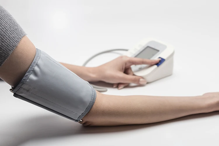 Hospital Or Home Use Automatic Digital 24 Hour Bp Wrist High Blood Pressure Monitor