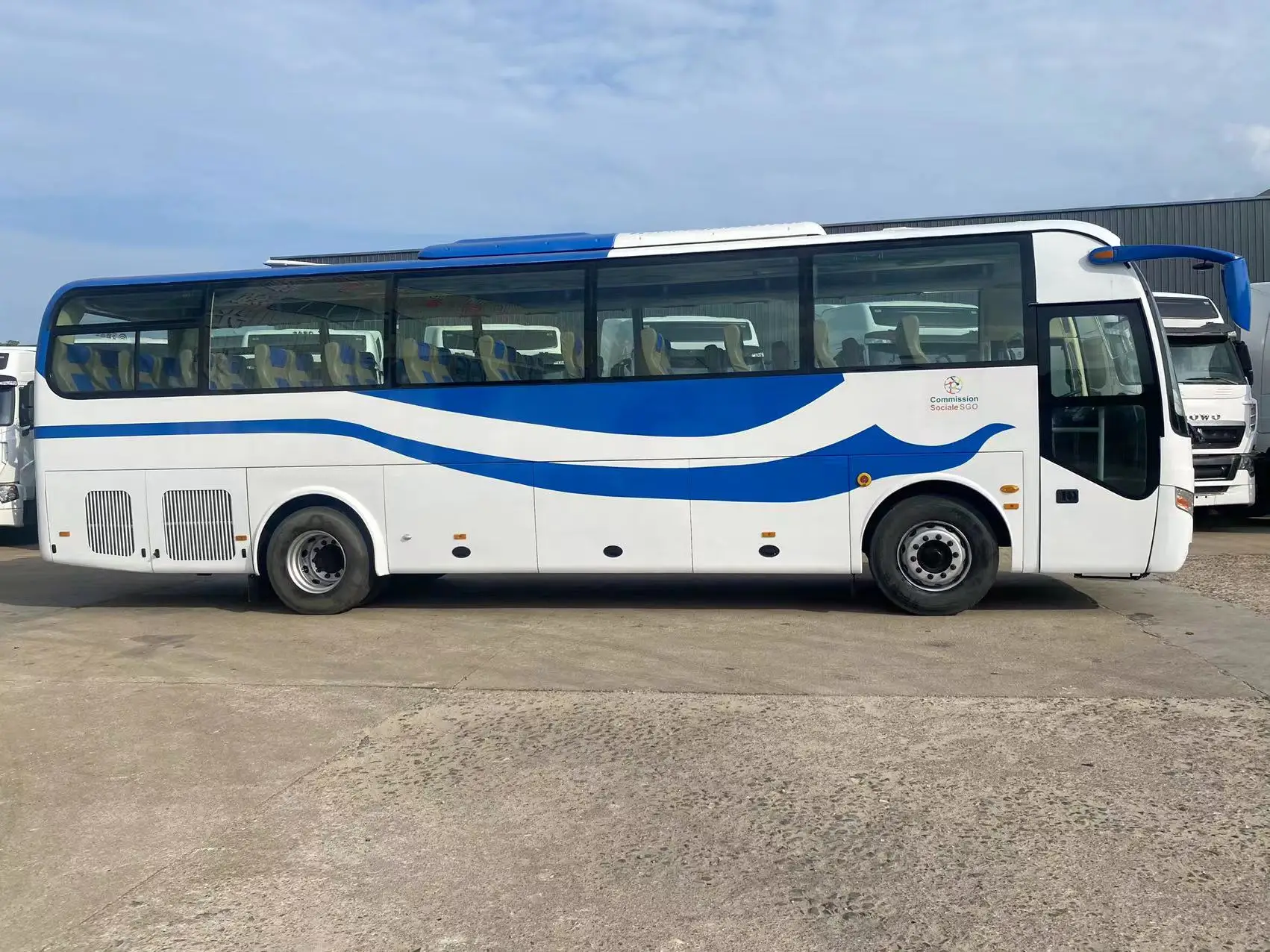 41-65 Seats Left/Right Hand Drive ZK6110  Passenger Bus for Sale