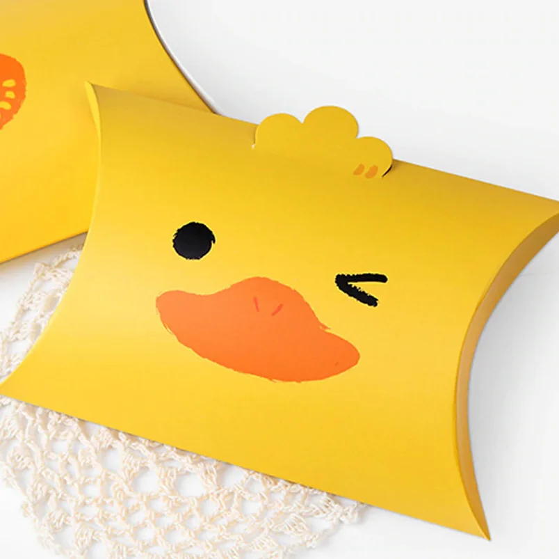 Cute Cartoon Pattern Of Yellow Duck And Brown Bear Cardboard Recycled Pillow Shaped Gift Snack Paper Box Customize