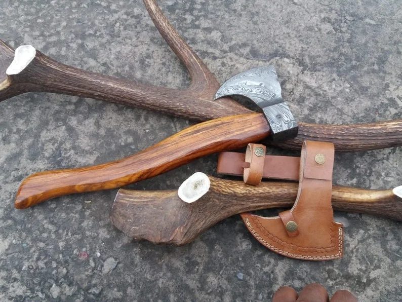 Wholesale Superior Quality Custom Made Damascus Steel Tomahawk Axe Hatchet with Rose Wood Handle Hiking Axe