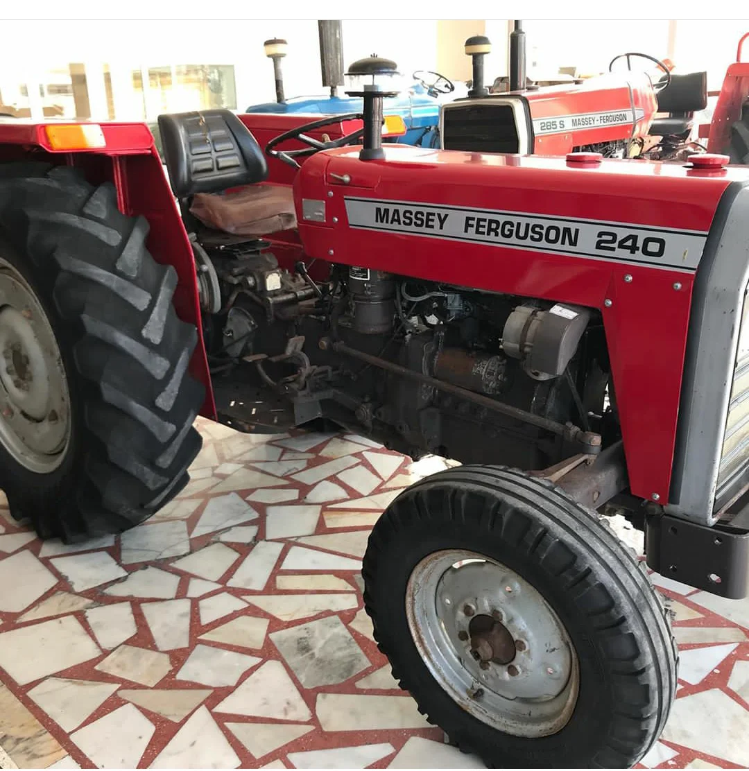 Massey Ferguson tractor wholesale loaded in container MF 290 385 240 135 165 188 Tractors fairly used red colour high efficiency