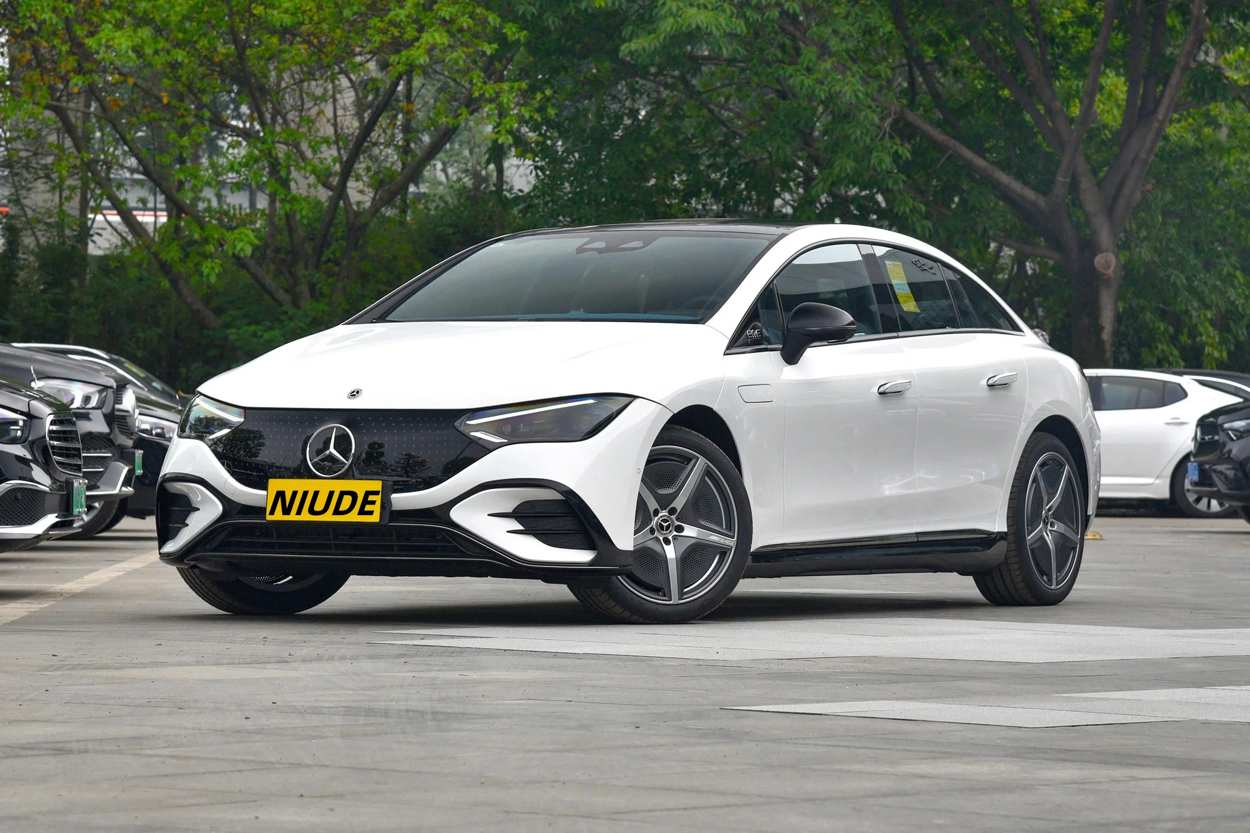 Mercedes benzs electric vehicle eqe mercedes 2024 5-door 5-seat adult electric car mercedes eqe350 high performance ev eqe 350