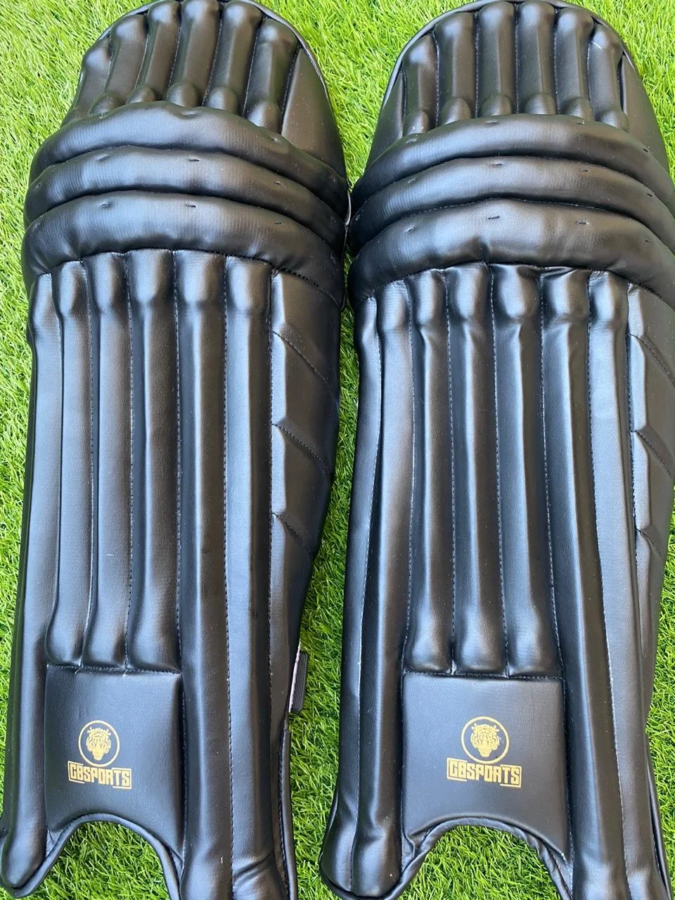 Накладки на ножки для крикета | Полная защита тростника Размер мужчин женщин и молодежи