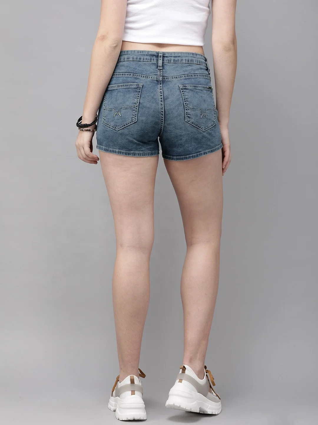 2022 New Arrivals brocken hole Women Denim Summer Shorts bale Zipper Fly Pockets Frayed Raw Ripped Denim short jeans for women