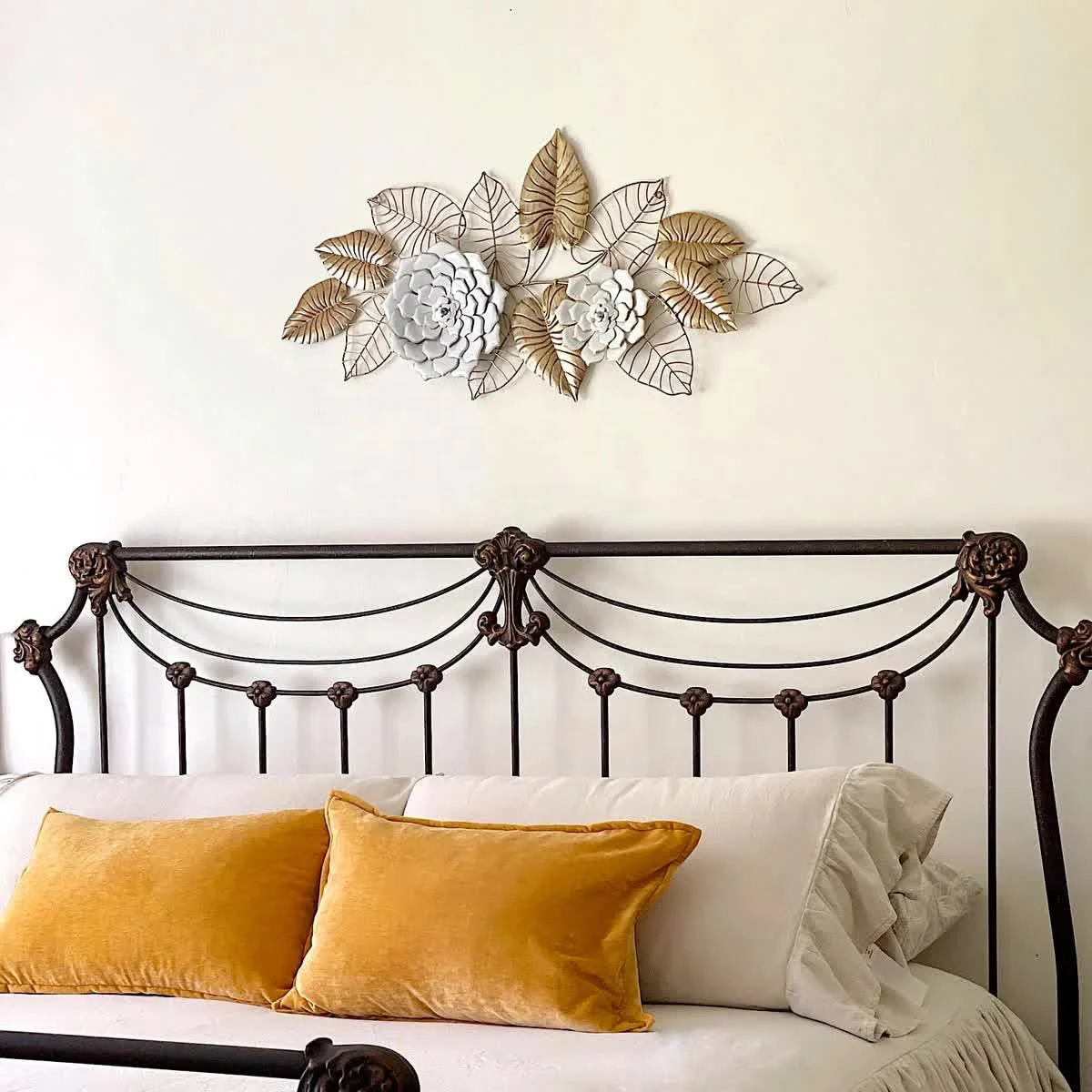 Wrought Iron Flower Wall Decor for Indoor and Outdoor Decorations