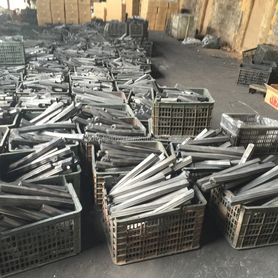 Machine made Sawdust charcoal for sale with less ash high heat long burning for bbq and grillings