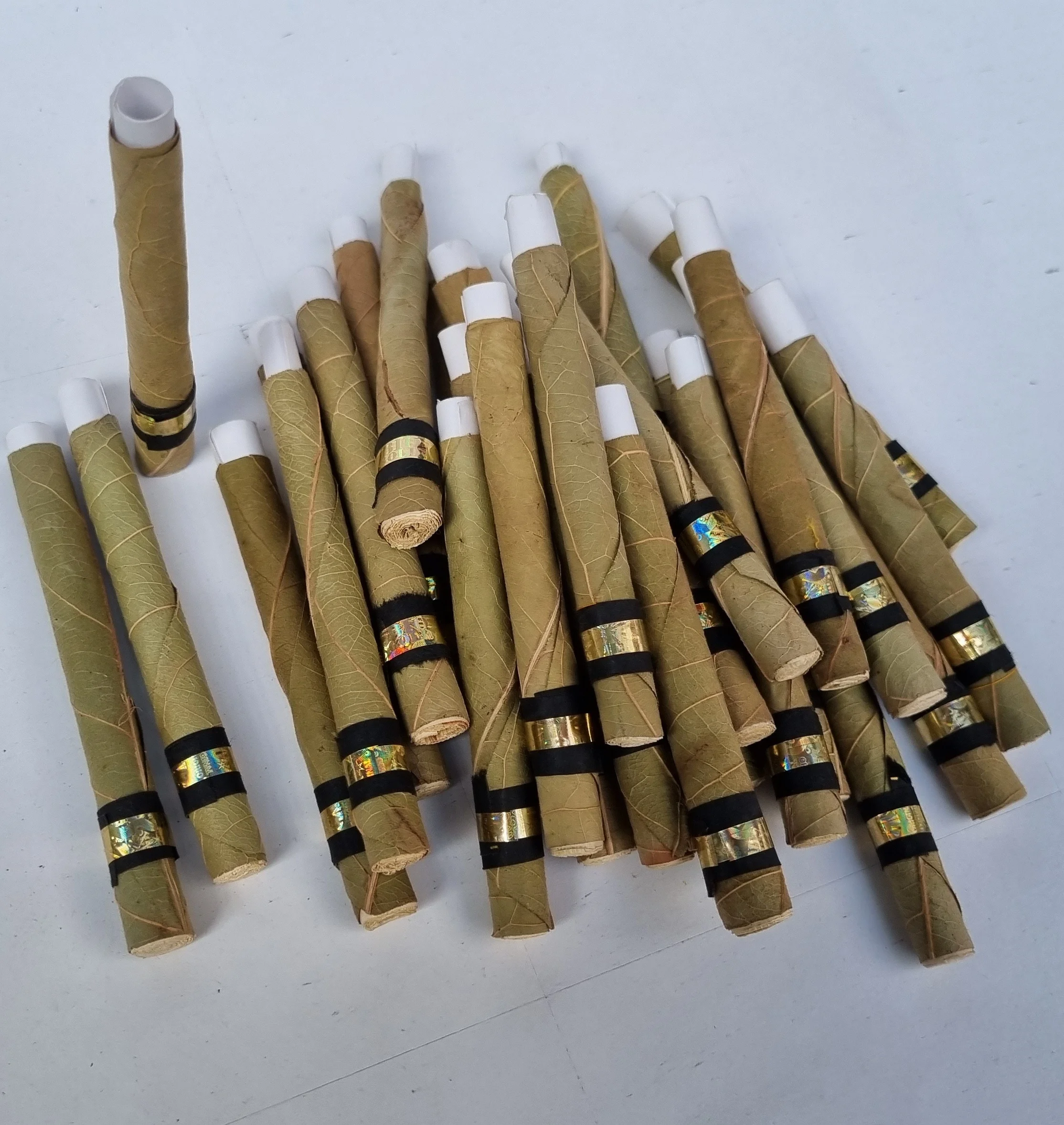 Gluten Free Vegan Unrefined leaf cones in bulk all sizes Rollies Queen & King custom size cones & Straight 4 USA Premium Product
