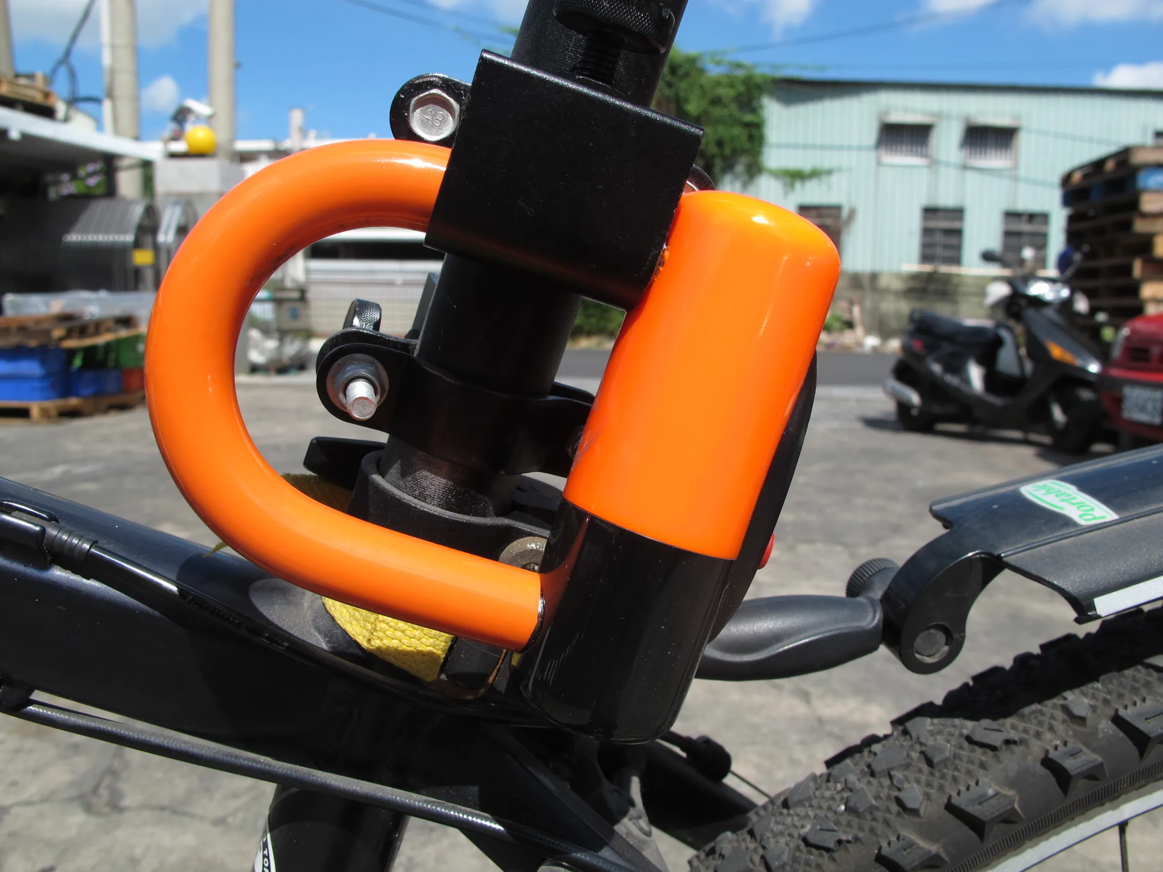 Wholesale Silicone electric bicycle U lock Anti-theft bicycle mountain bike lock Motorcycle Steel Lock Keys Bicycle Accessories