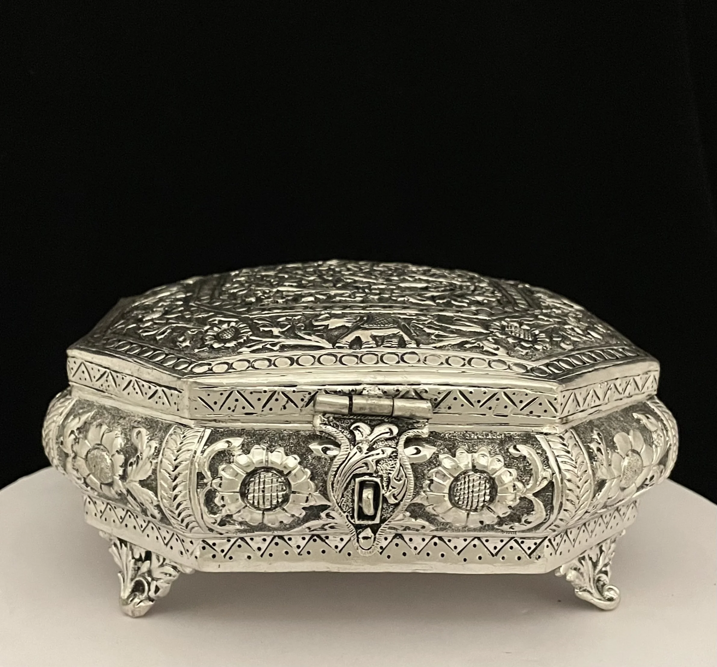 Vintage Hand Crafted Octagon Shaped Engraving Work Copper Silver Plated Box For Gift Storage Antique Box