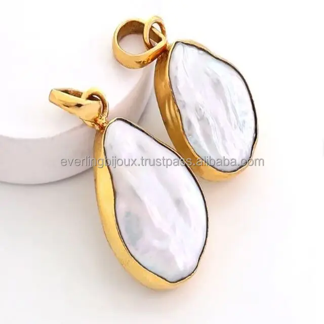 18kt Gold Plated Free Form Pendant Necklace Minimalist Brass Jewelry with Natural Freshwater Pearl Perfect Party Gift