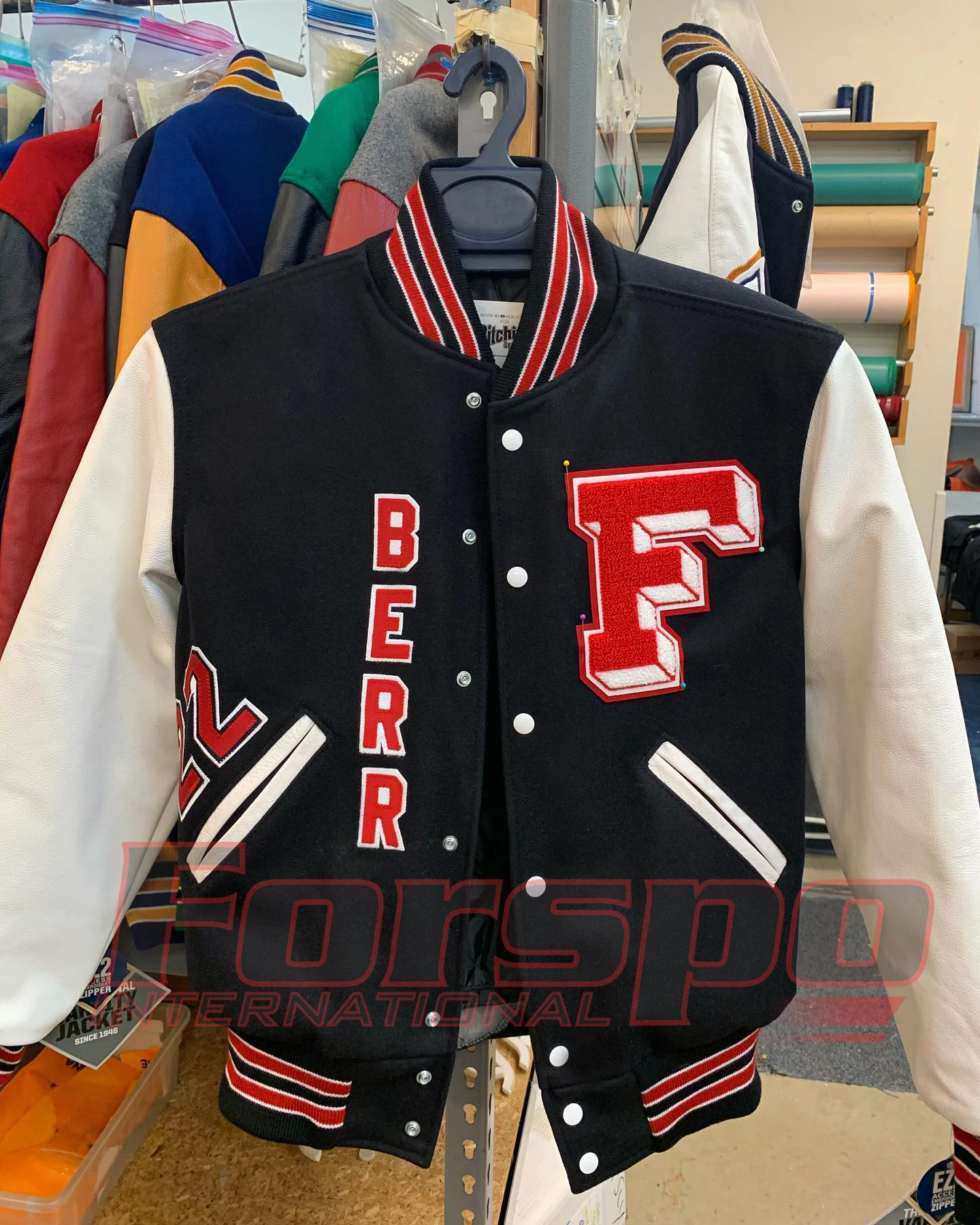 Custom wholesale chenille embroidery leather sleeves baseball bomber Letterman jacket