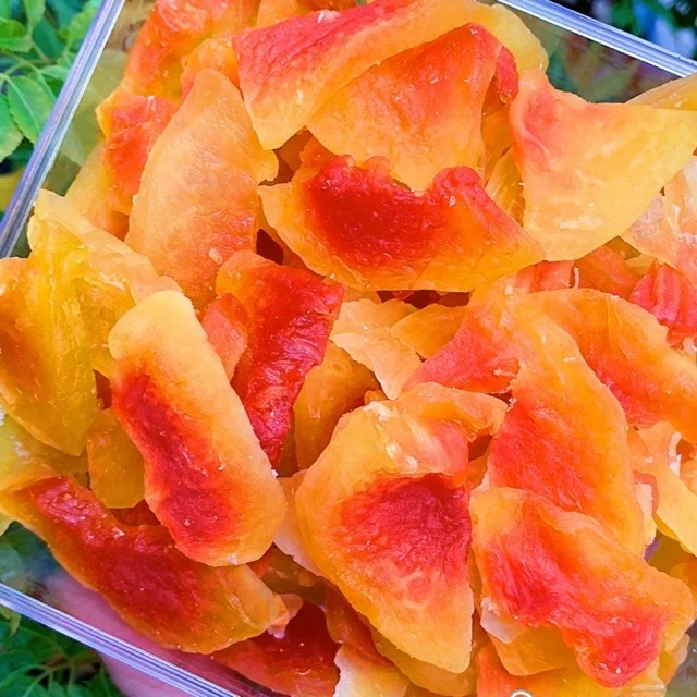 Wholesale OEM Bulk Packing Dried Sliced Sweet Papaya Fruits Soft Dried Papaya Chips Snack for Diet