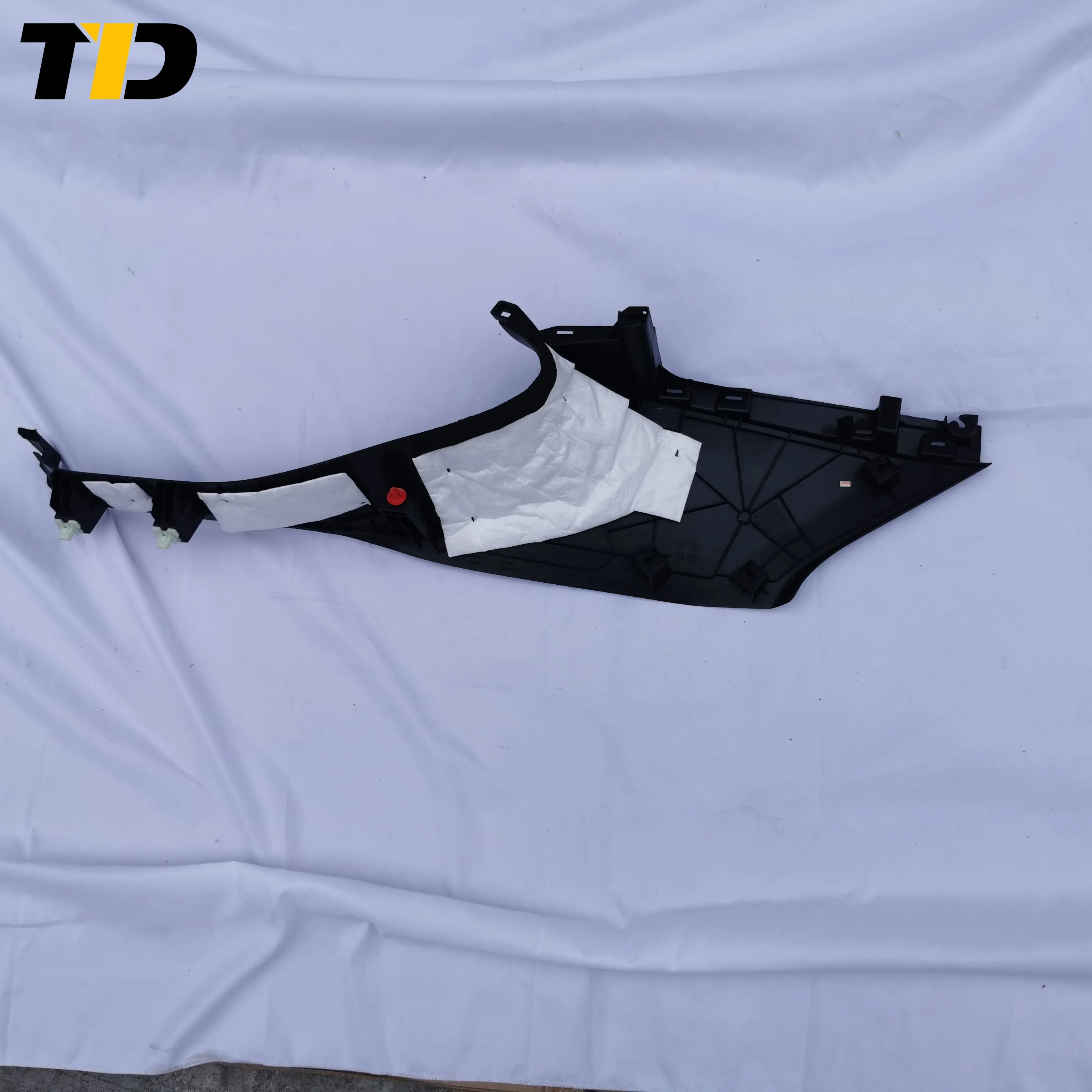 62480-0E210-C0 Upper Quarter Trim for Toyota Highlander 62470-0E200-C0