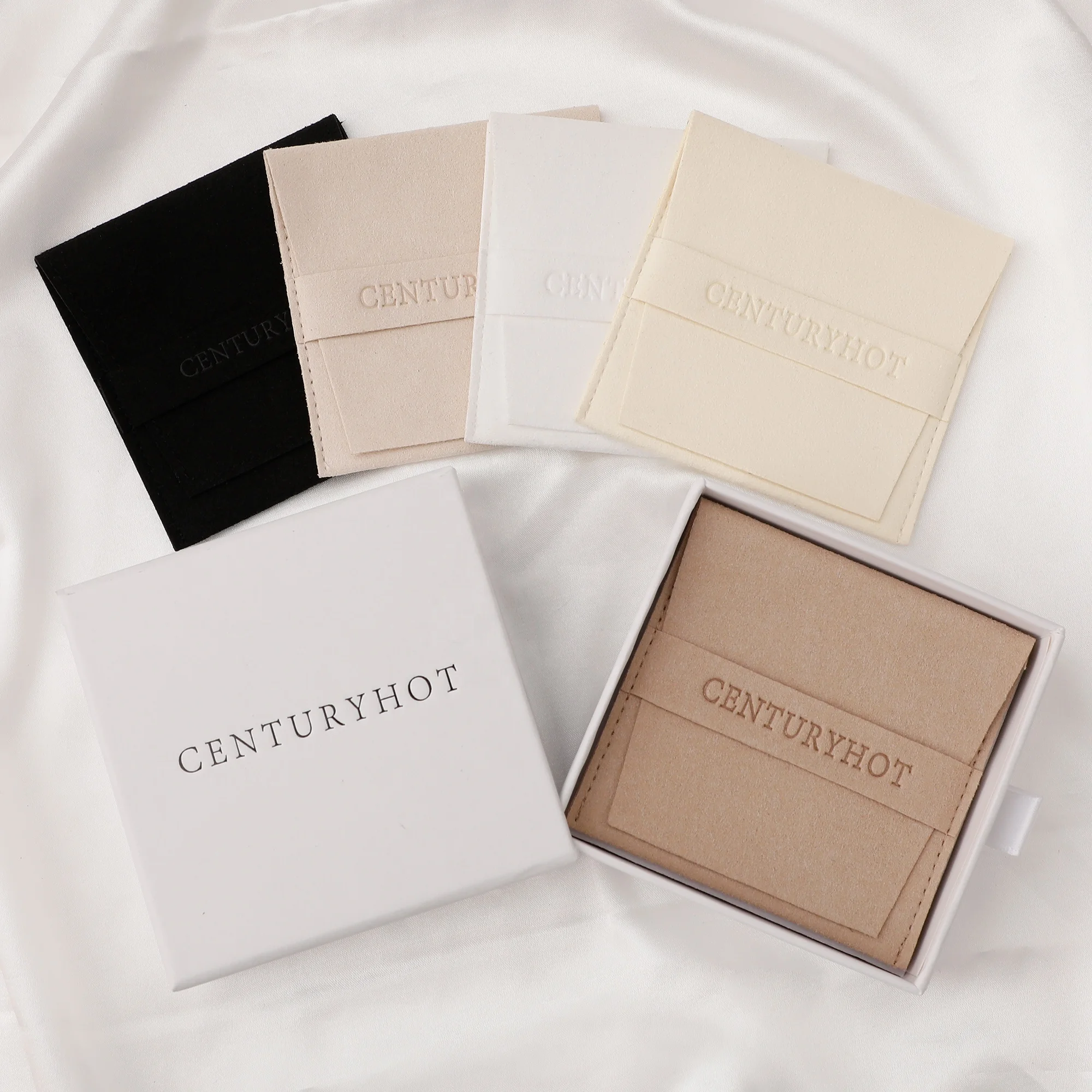 Custom  Black  Microfiber Jewelry Pouch Jewelry Envelope Pouches Bag, Earrings Rings Bracelet Packaging  Bag With  Logo