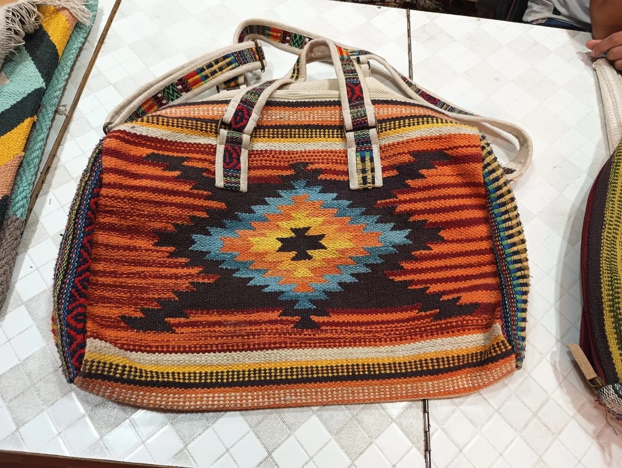 Best quality handbags Indian handmade cotton kilim design tote bags for daily life use at customized colors & sizes