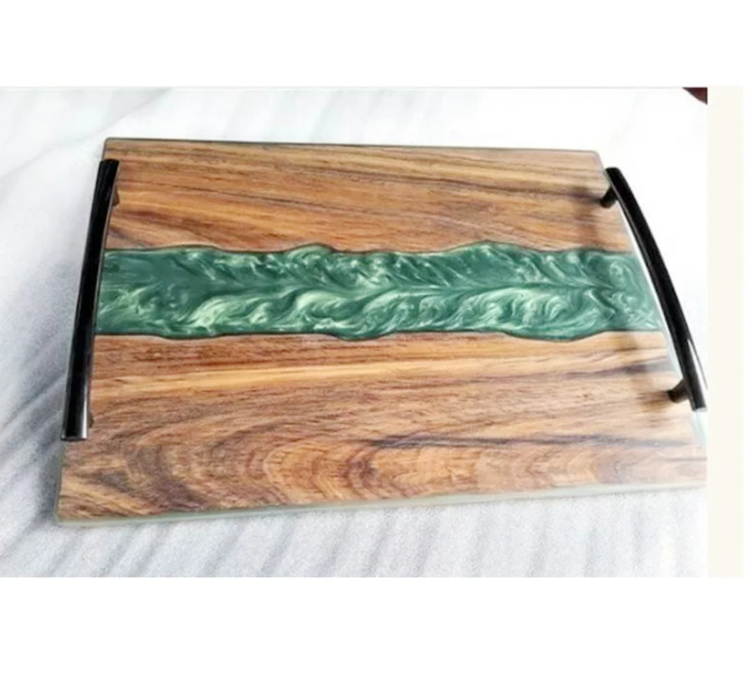 
Сервировочный поднос из эпоксидной смолы 