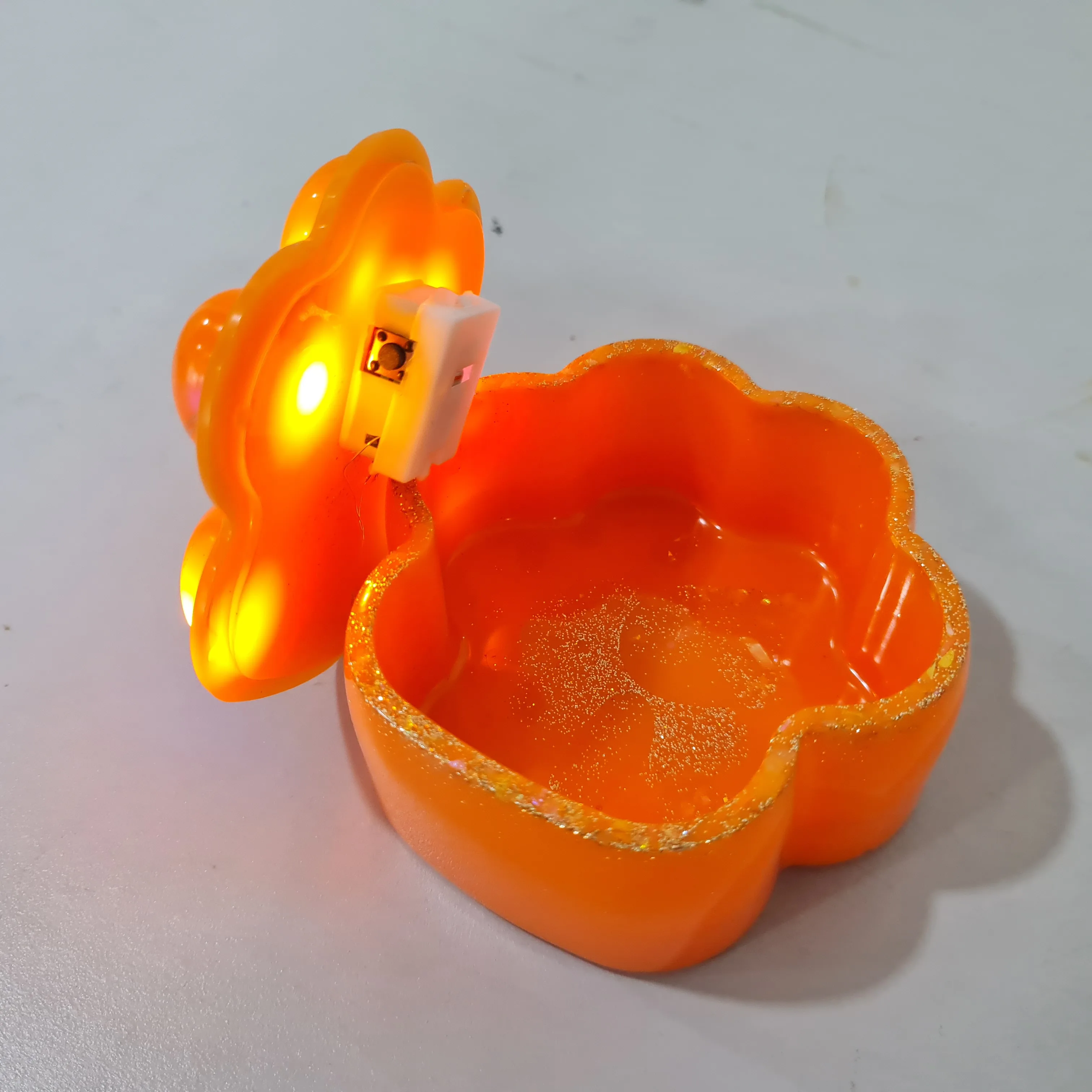 Lustrous Cat Walk Glimmering Jewelry Stash