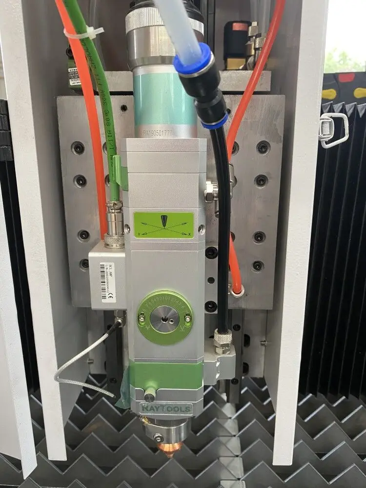 3015 exchange table fiber laser cutting machine