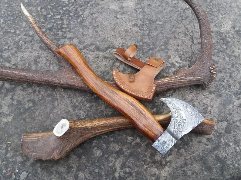 Wholesale Superior Quality Custom Made Damascus Steel Tomahawk Axe Hatchet with Rose Wood Handle Hiking Axe