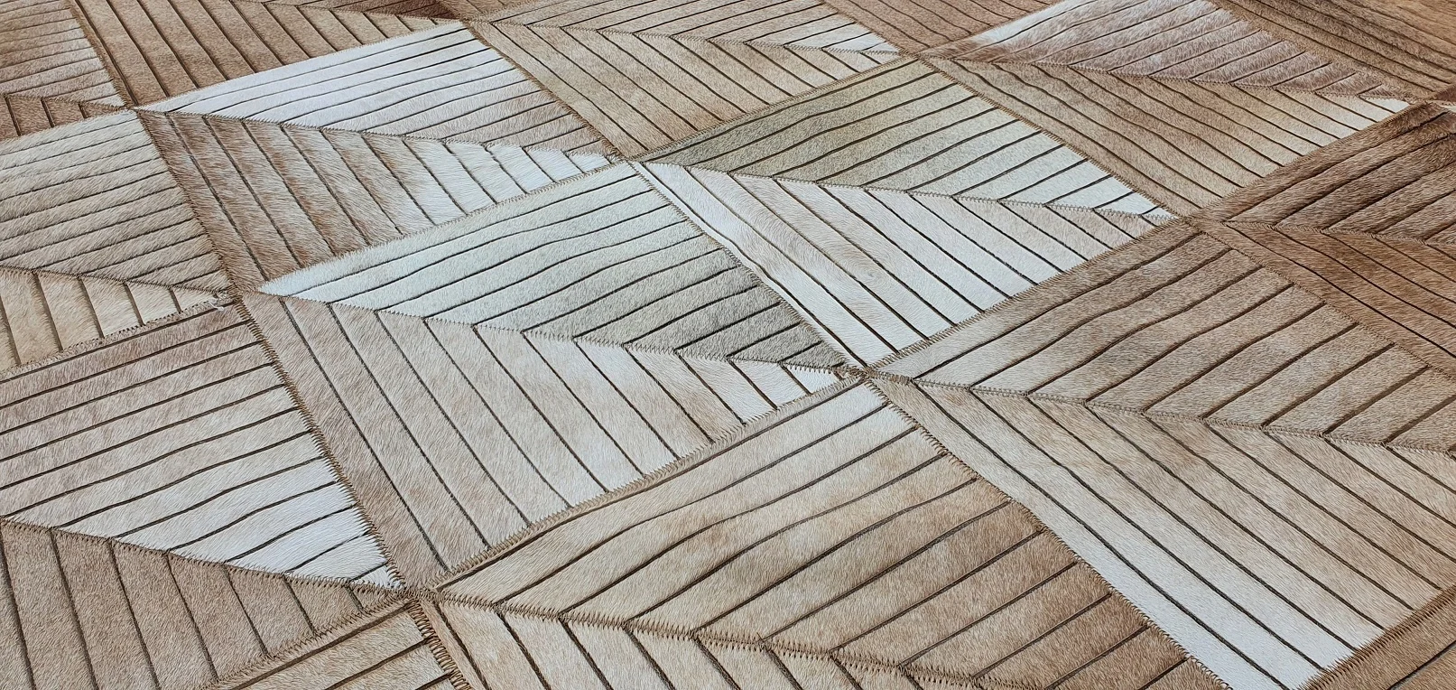 Laser Etched Skin Color Real Fur Leather Cowhide Rug Hair-on Hide Laser Engraved Rug For Indoor and Out Door Decorations