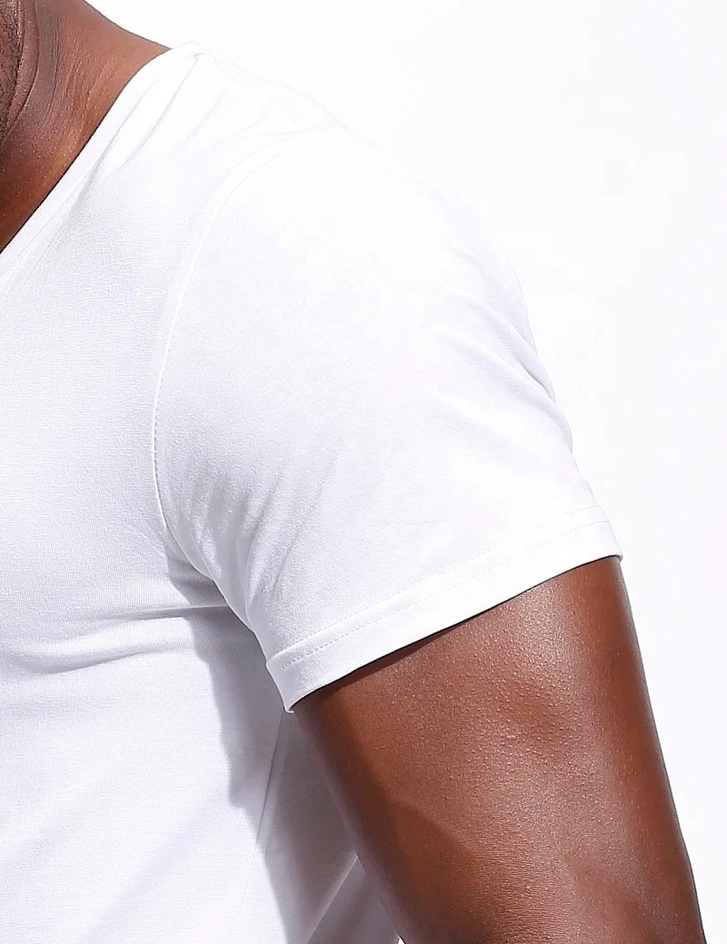 Deep V Neck T Shirt for Men Low Cut V neck Wide Tee Male T-shirt Invisible Undershirt Model Scoop Hem Slim Fit Short Sleeve tees