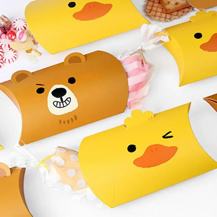 Cute Cartoon Pattern Of Yellow Duck And Brown Bear Cardboard Recycled Pillow Shaped Gift Snack Paper Box Customize
