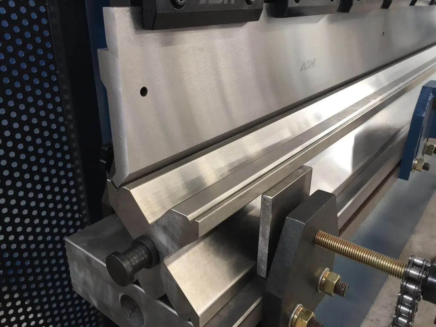 Metal 26 30 90 degree bending folding mold CNC Press Brake Bending die