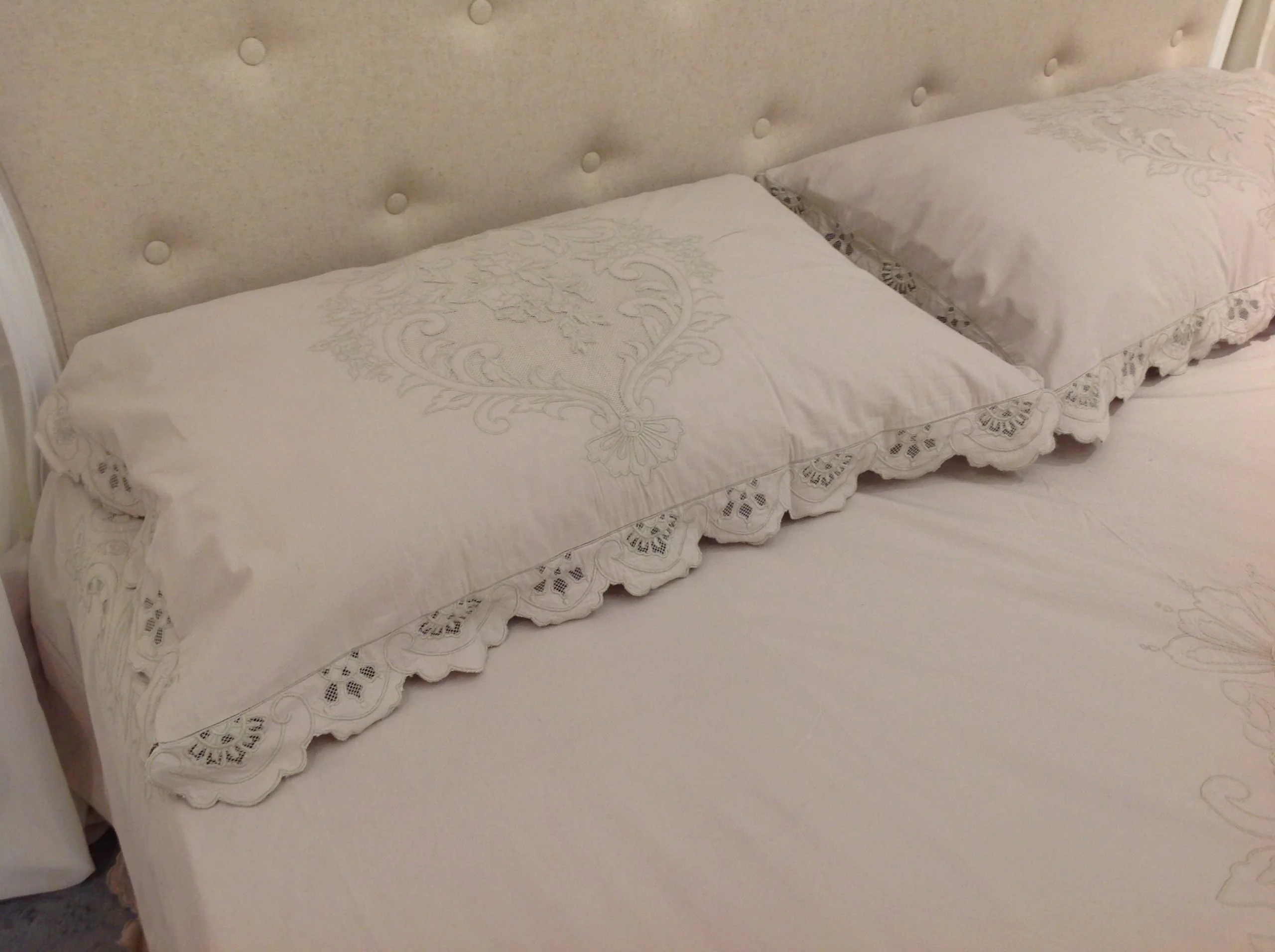 Custom Manufacturer Embroidery Duvet Bedding Set High Quality Cotton Sateen Luxury Bedding Set Bed Sheet Set Full Sizes