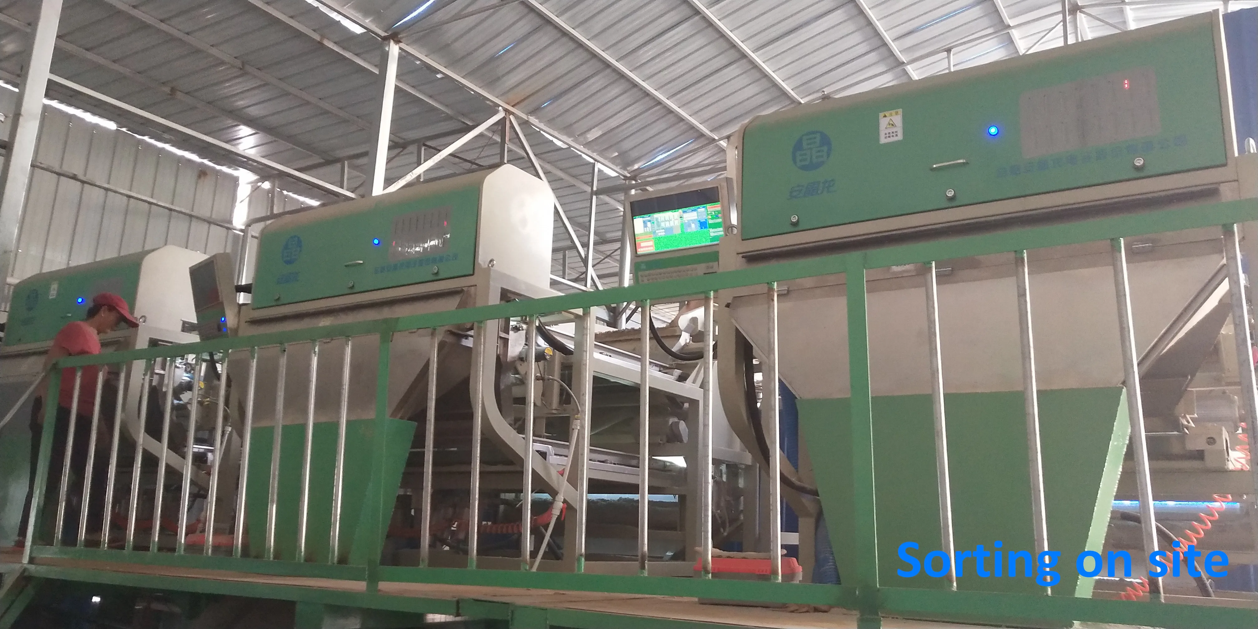 Ore/Quartz/Cobble Color Sorting Machine High efficiency mineral color separator machine