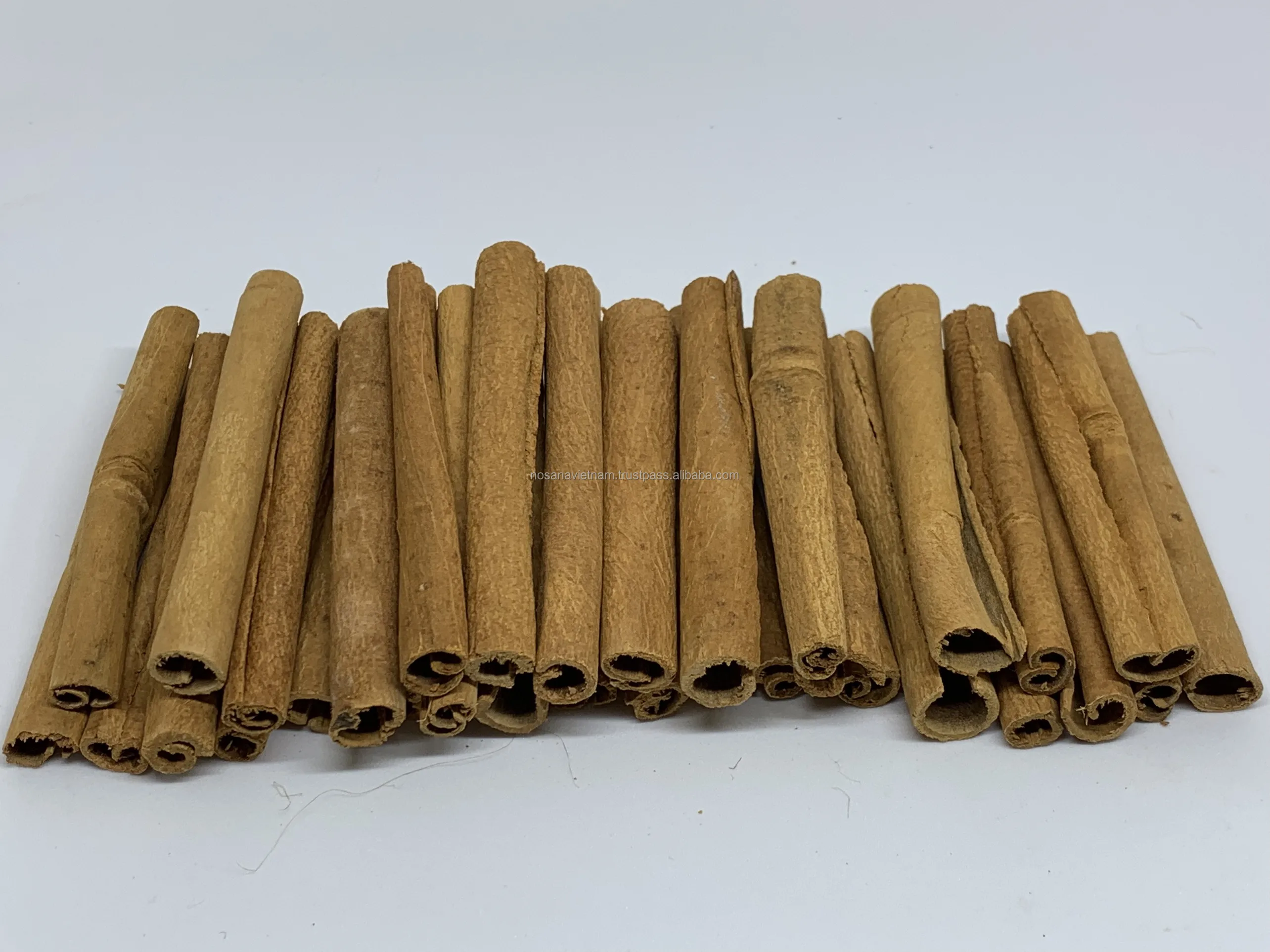 Высококачественная длинная палочка для очистки корицы 90% изогнутая Вьетнам новый сезон 2021