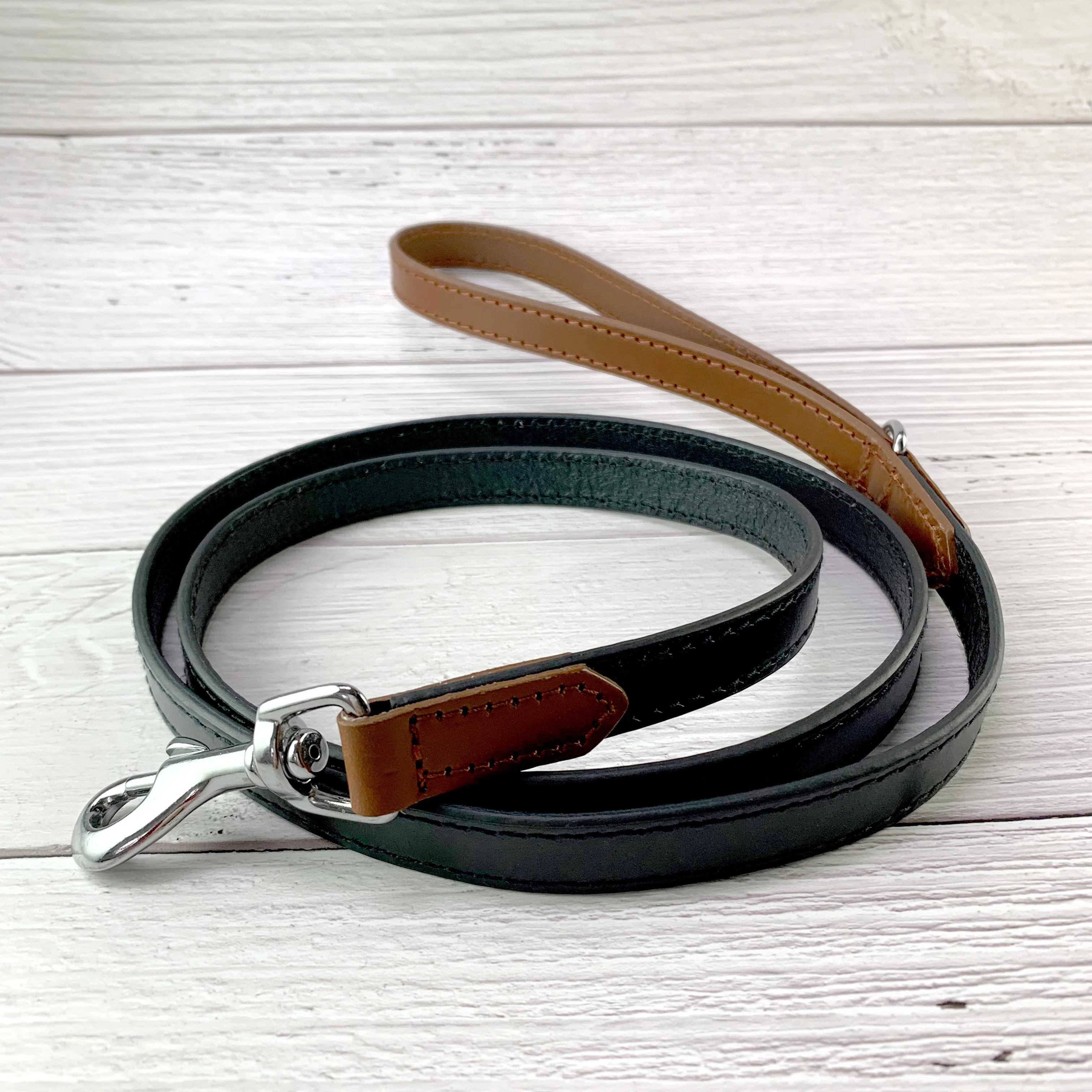 Medium size and 360 hook for leather dog collar and leash