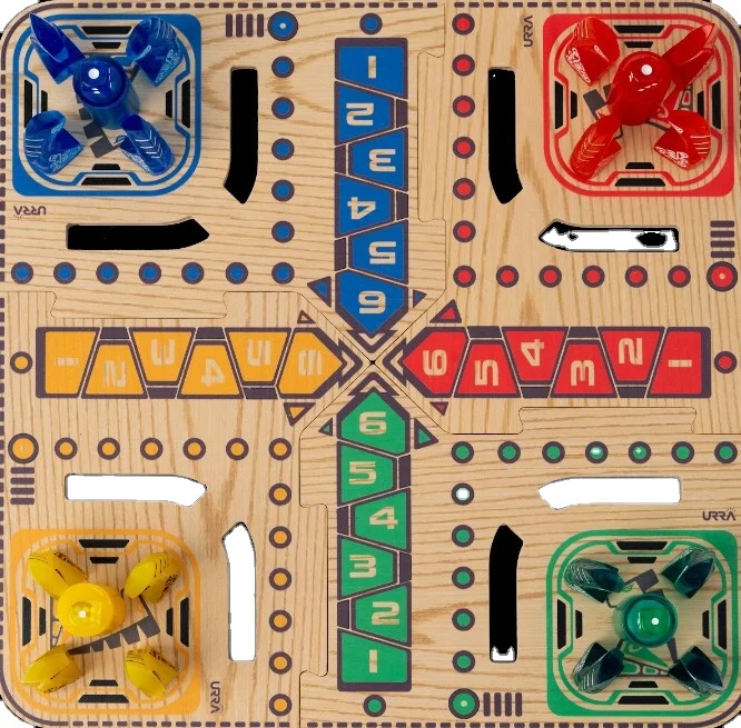 
Лидер продаж на Amazon, квадратная деревянная настольная игра «Людо» для двух игроков «Людо» 