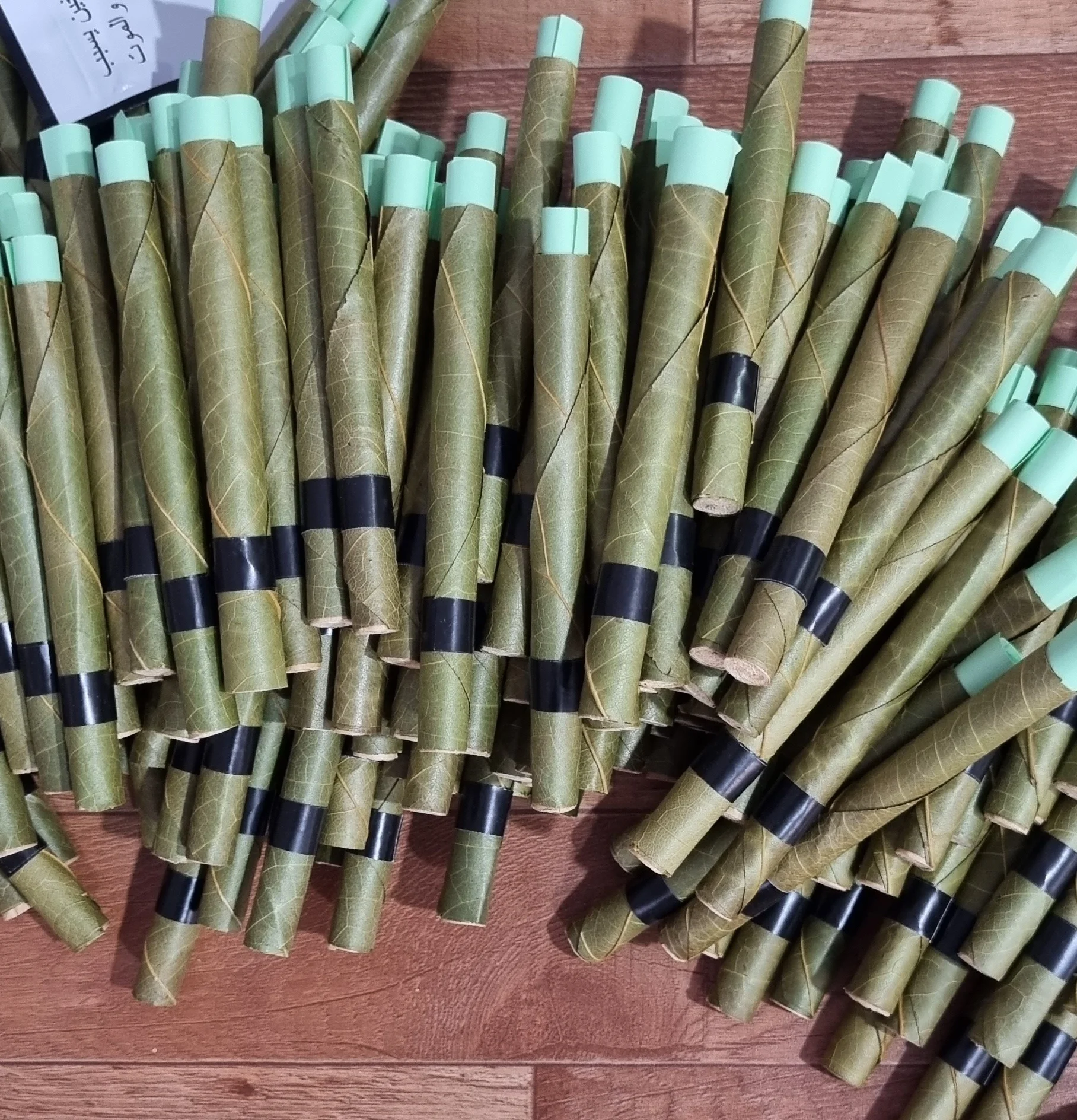 Hand Rolled Palm Leaf Best Price in market Palm Leaf Rolls in wood & glass tips all sizes Rollies Queen & King sizes bulk supply