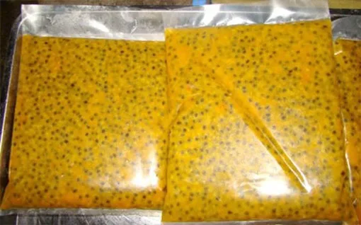 Оптовая продажа Высококачественная Целлюлоза из замороженных страстных фруктов/концентрат фруктов с семенами или без семян Вьетнама