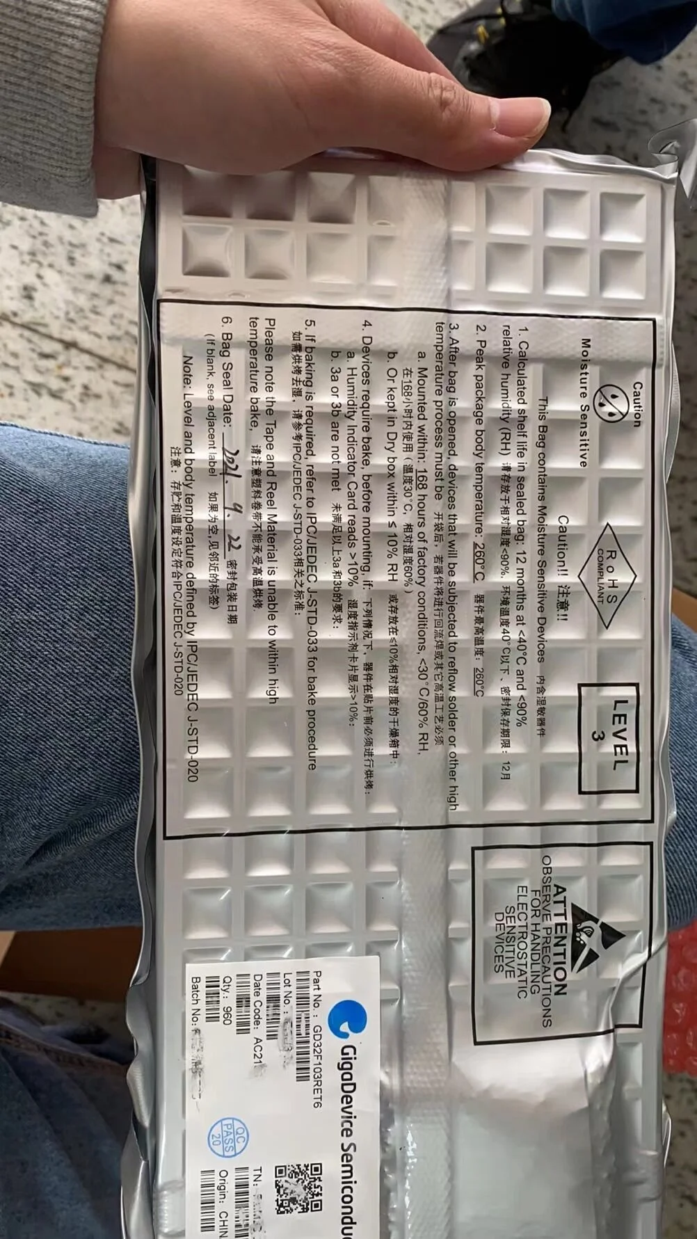 В наличии предохранители MRT500-BULK защита от короткого замыкания Санофи mrt5500 купить электронные компоненты 500mA 250V AC предохранитель постоянного тока для монтажа на плате