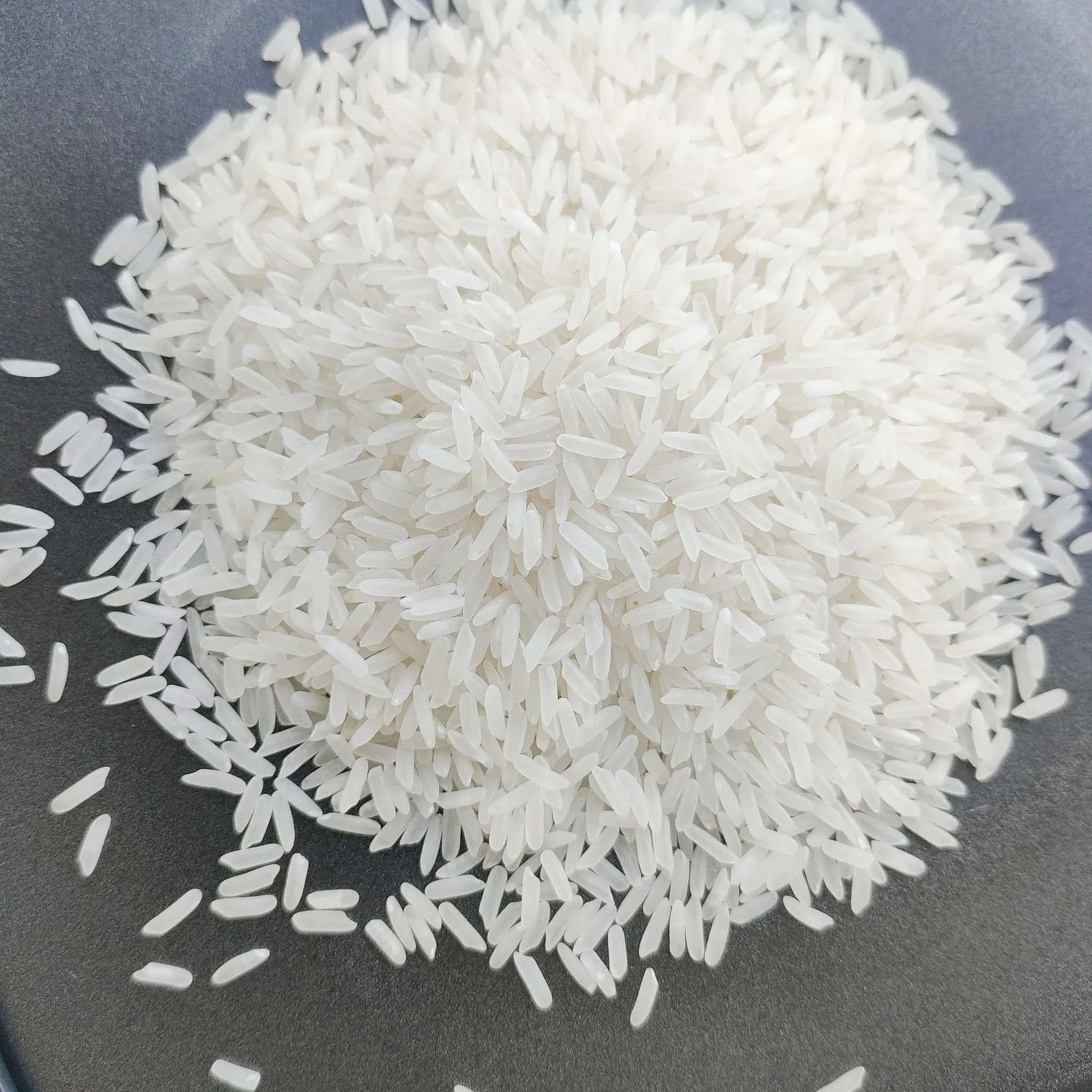 Ароматный жасминовый рис 5% 10% 15% ломаного вьетнамского риса целиком продаж по хорошей цене от VILACONIC 84 388 385 347 Ms Alicia