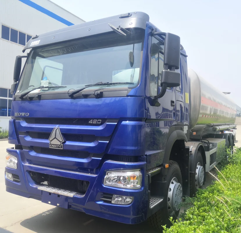 China Brand 4X2/6X4 Oil Tank Truck 5 M3 10 M3 Liquid Fuel Bulk Cement Oil Semi Trailer Sprinkler Watering Truck for Sale