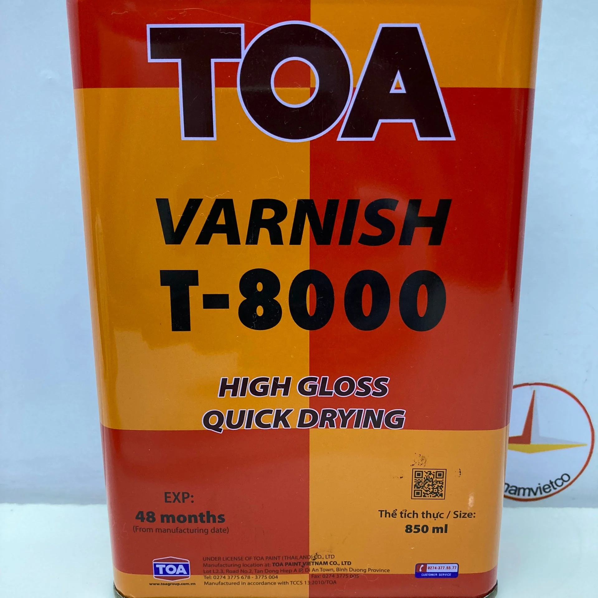 Тоа лак T-8000 является глянцевым лаком, используется для подчеркивает естественную красоту межкомнатные деревянные продукты