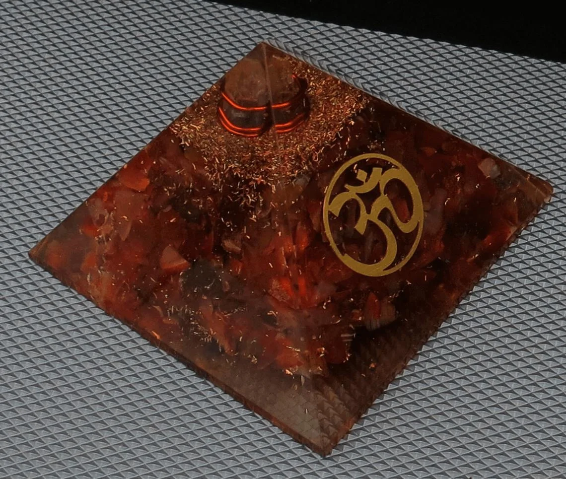 Сердолик комплексное лечение Ом оргонит Пирамида EMF защита ОРГОН органит подарок кристальная сетка Медитация