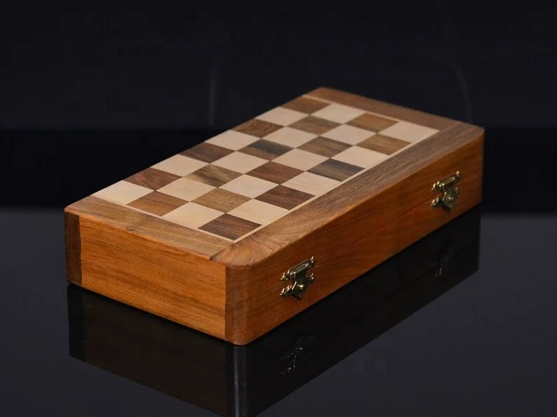 Luxury Foldable Chess Set Box Big Wooden Pegged Magnetic Indoor/Outdoor Board Game with Metal and Felt Pieces for Children