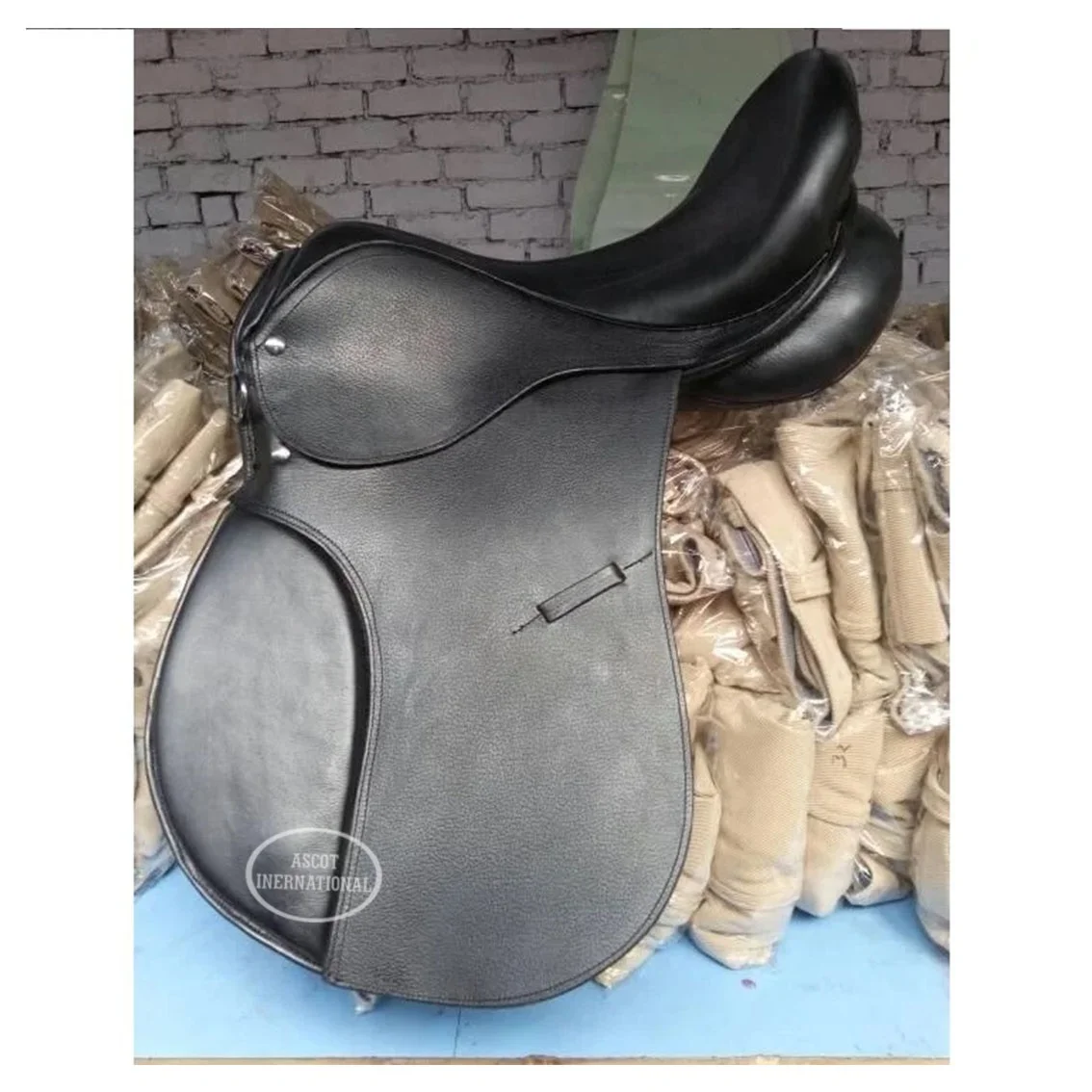 Wholesale quality durable leather dressage Saddle for equestrian English horse racing products from India