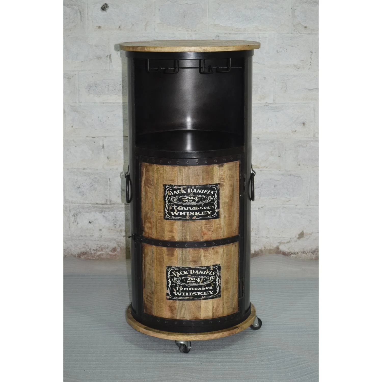 Latest Hot Selling Drum Shape Industrial Wooden Metal Wine Bar Cabinet